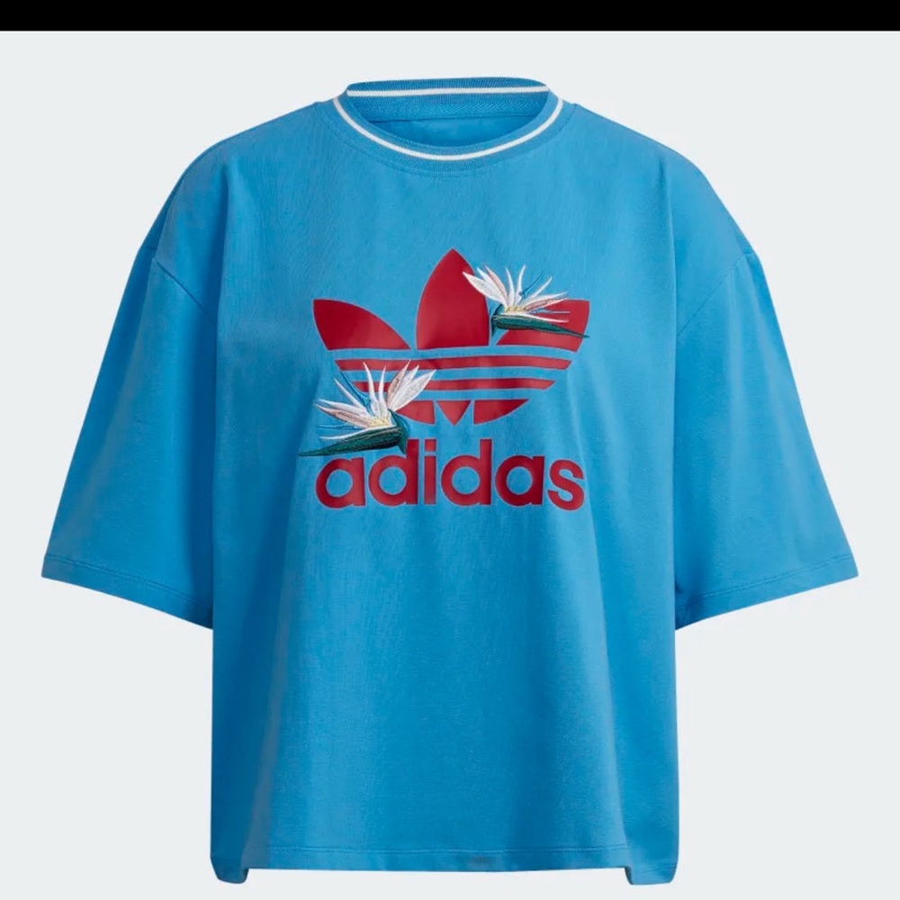 ADIDAS WOMEN Loose T-Shirt- Size M